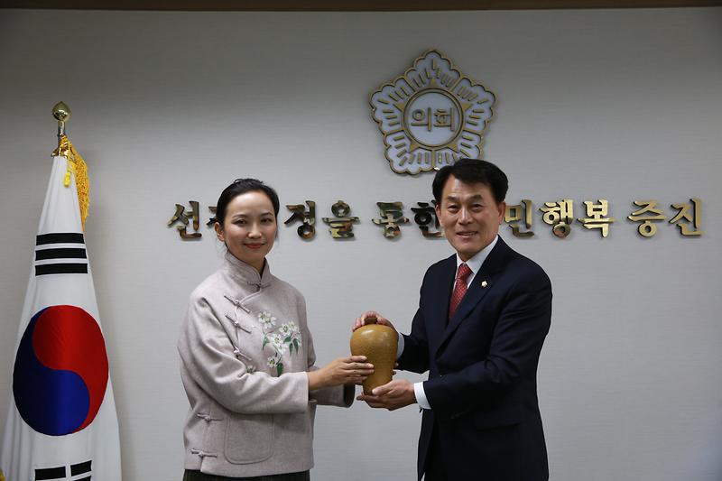 중국_면양시_정부관계자_접견4.jpg 이미지