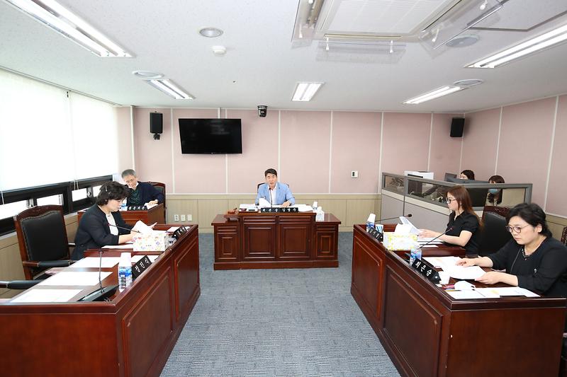 2020.07.16._제239회_제2차_의회운영위원회__(11).jpg 이미지