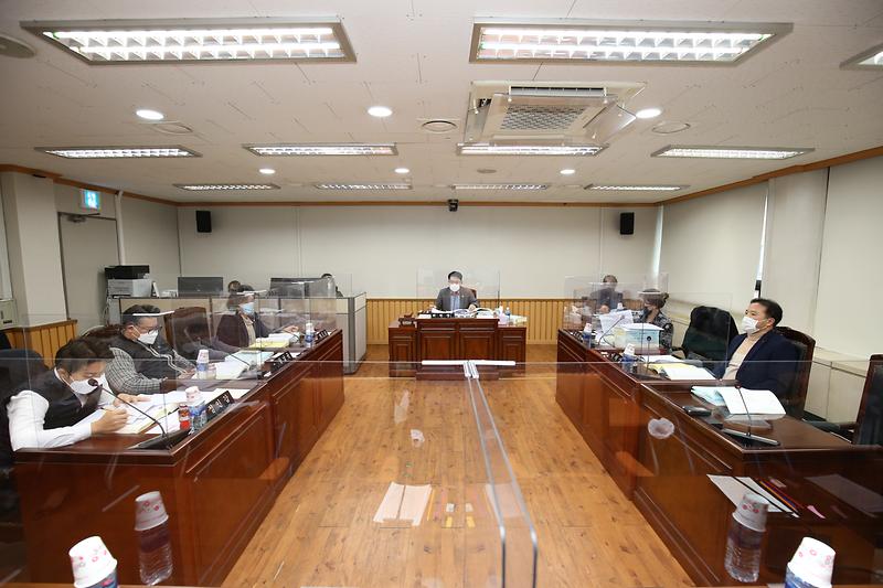 제241회 서구의회 제2차 정례회 제6차 자치행정위원회(2020.12.11.) 사진
