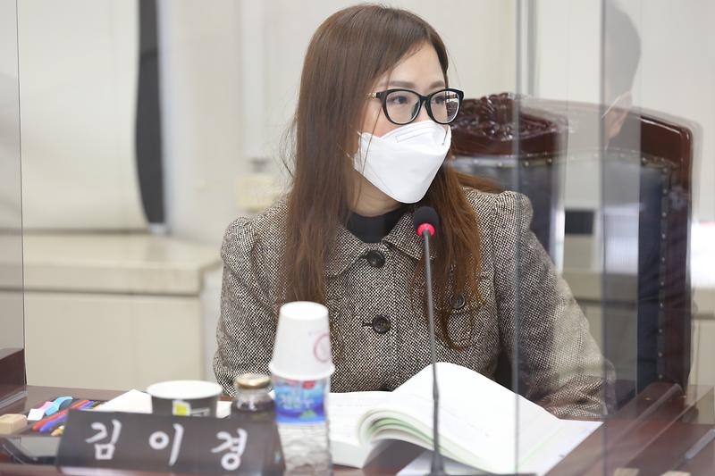 2021.02.18._제242회_제2차_자치행정위원회__(42).jpg 이미지