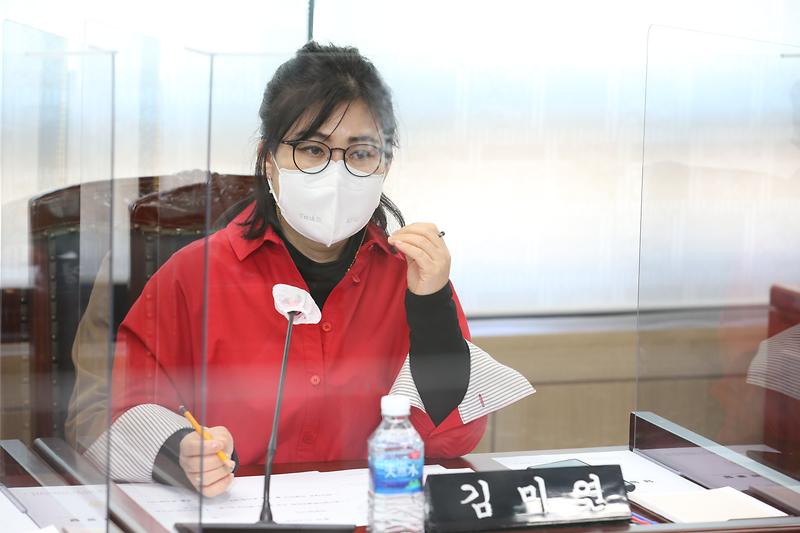 2021.03.22._제242회_폐회중_제1차_의회운영위원회_(13).jpg 이미지