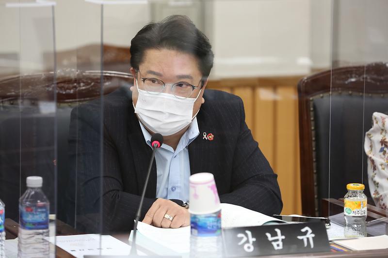 2021.04.06._제243회_제1차_자치행정위원회__(30).jpg 이미지