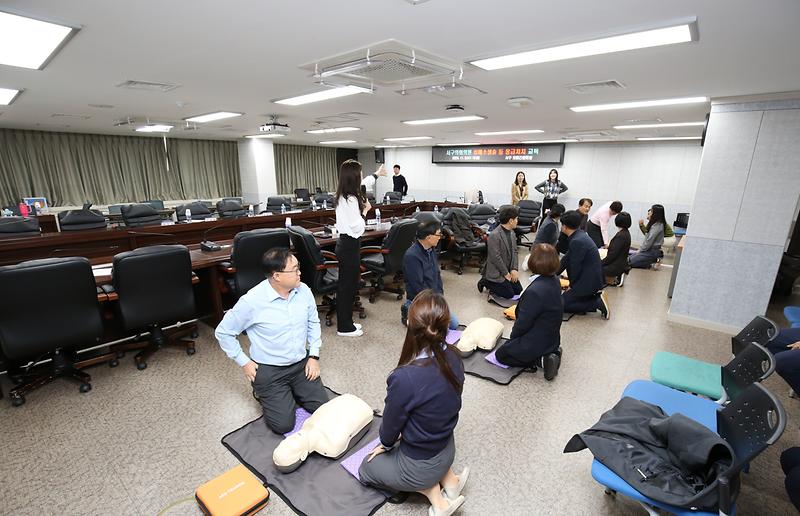 2024.11.06._서구의회의원_심폐소생술_등_응급처치_교육_(12).jpg 이미지