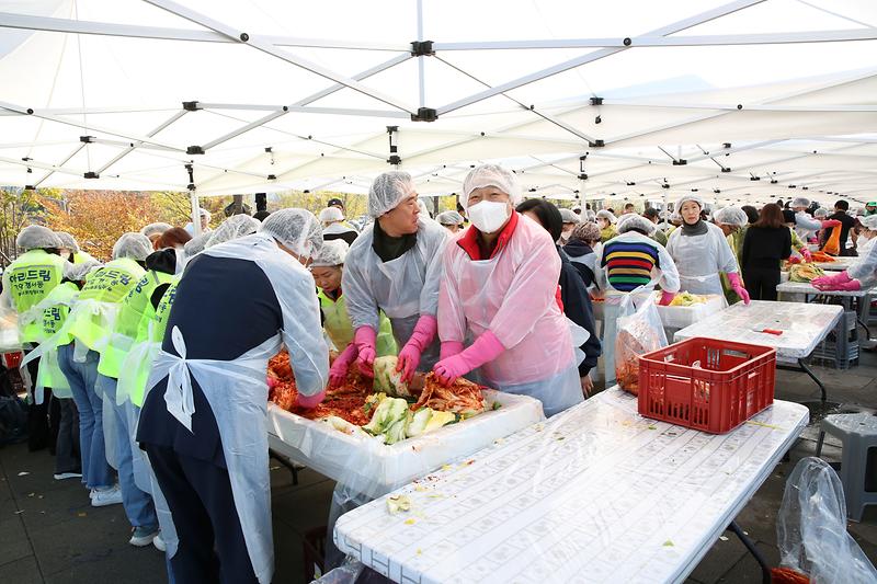 2024.11.13._제1회_서로_나눔_김장대축제_(121).jpg 이미지