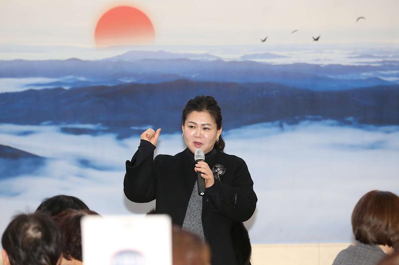 2025.01.15._구청장_새해_첫_방문인사(가정1,_2,_3동,신현원창동)_(92).jpg 이미지