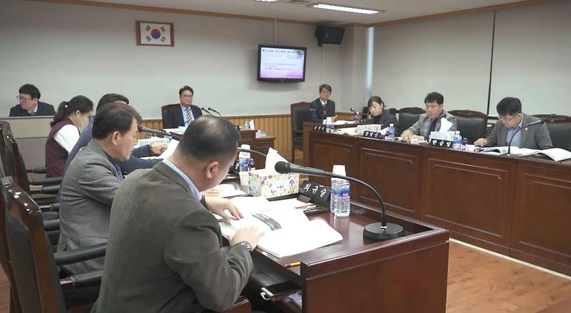 2019년도 서구의회 이야기 제10편 [제6차 복지도시위원회 (2019년도 일반 및 기타특별회계 제1회 추가경정 세입.세출 예산안 심사)] 사진
