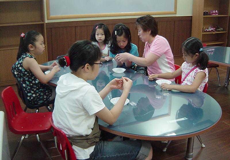 여름방학 특강 비즈 공예 사진