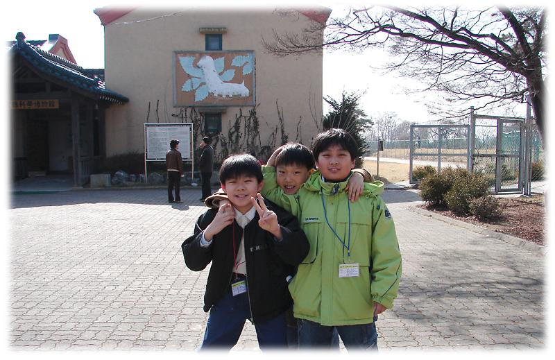 두번째 테마기행 중 잠사 과학박물관에서.. 사진