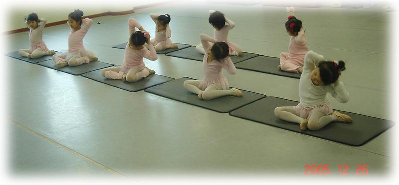 발레 기초반 어린이들3 사진