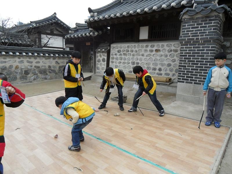 남산 한옥마을 팽이1-2.jpg 이미지