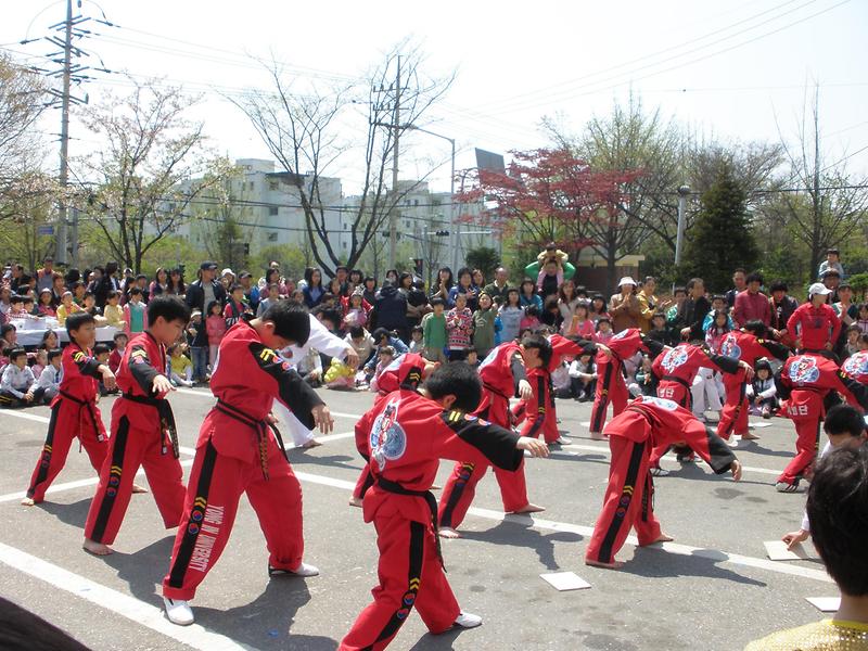 푸른샘어린이도서관 5돌잔치 사진