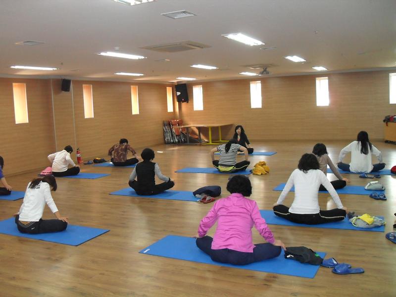 주민자치센터 문화교실(요가교실) 사진