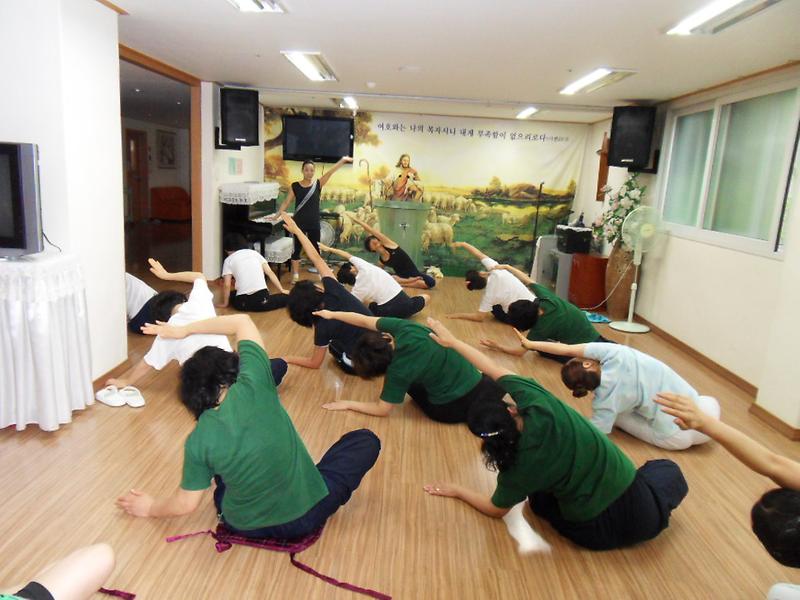 낙원요양원 요가봉사 사진