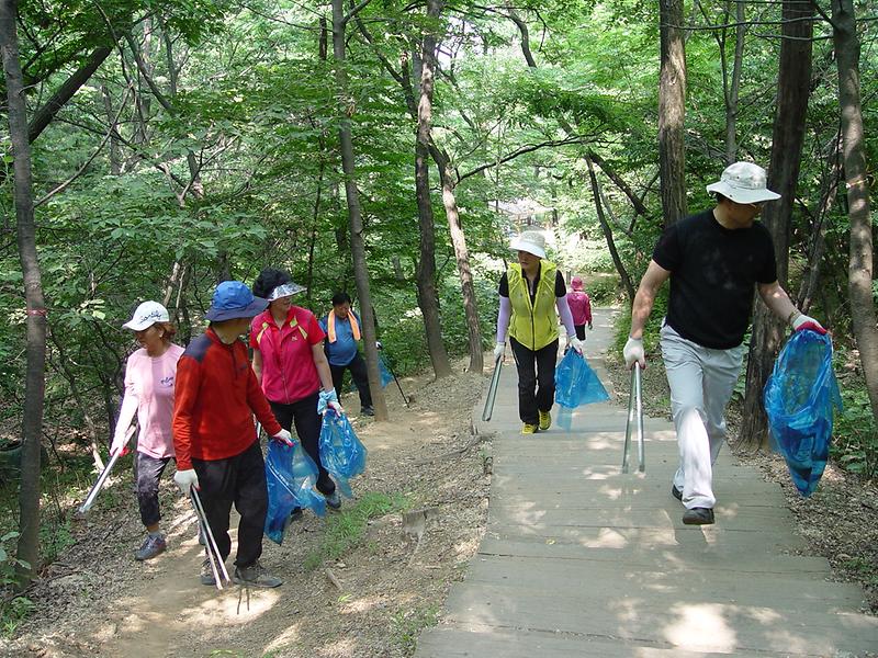 가정3동 주민자치위원회 원적산 살리기 환경정화 활동 사진
