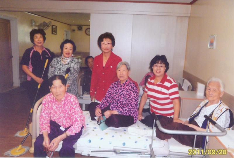 주민자치센터문화교실(노래교실) 봉사대 운영 사진