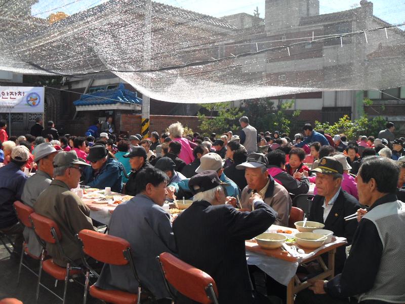 2012년 경로 위안 잔치 개최 사진