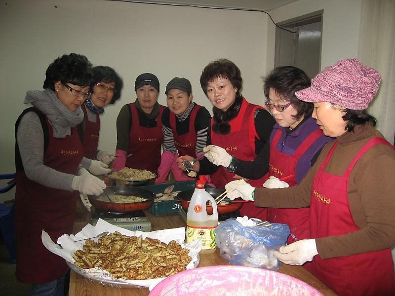 2012년 1월 주민자치 봉사대 밑반찬 봉사 사진