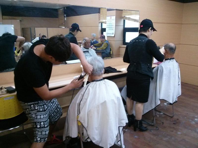 10월 이미용 봉사 실시 사진