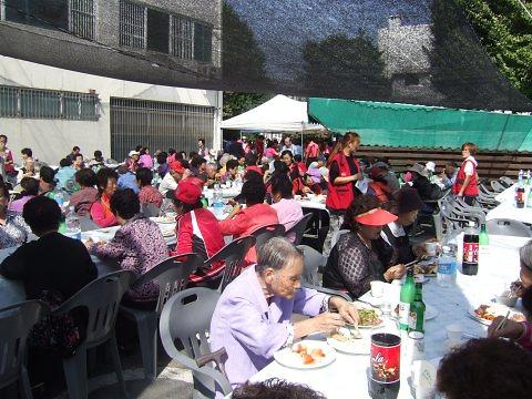 석남2동 경로위안잔치 개최 사진
