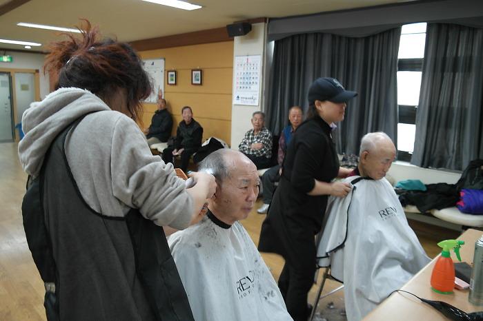 1월 이미용 봉사사진 사진