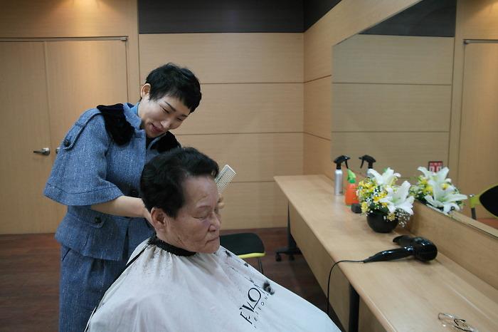 2014. 2월 이,미용봉사 실시 사진