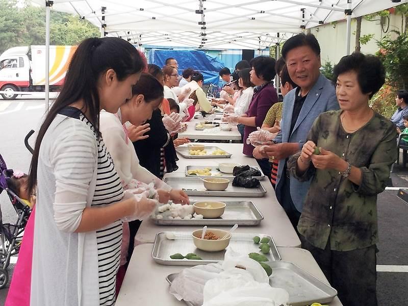 축소2015 추석맞이송편빚기 (4).jpg 이미지