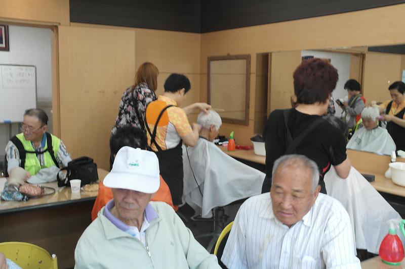 어르신 이미용봉사(2016. 9월) 사진