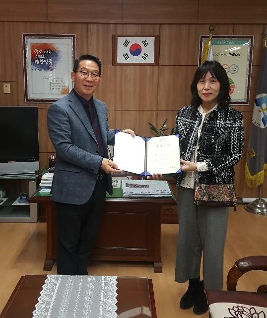 당하동 청소년지도위원회 『청소년 사랑기금』장학금 전달 사진