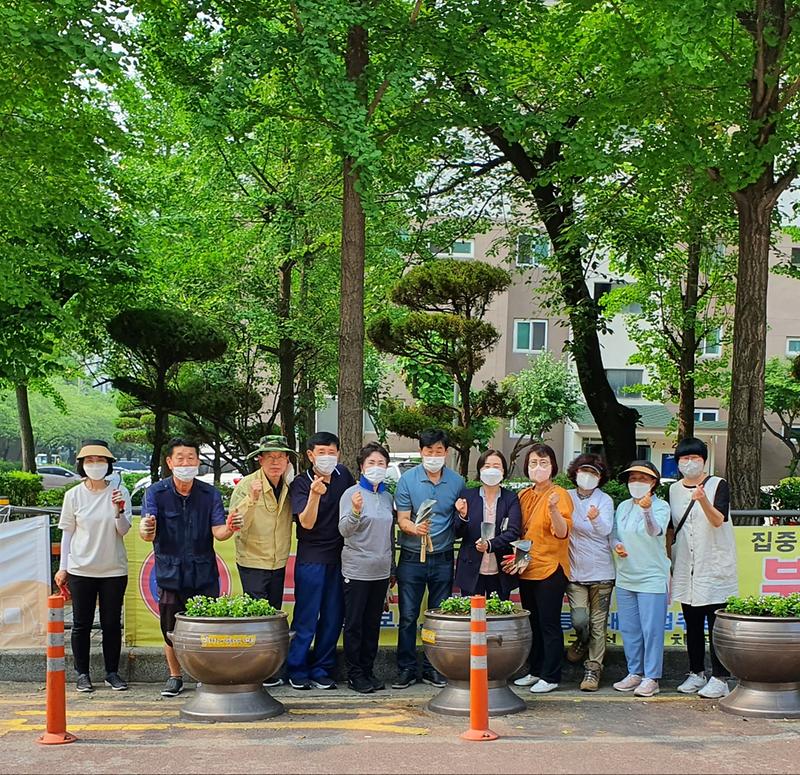 가좌2동, 싱그러운 여름꽃으로 마을을 가꾸다 사진