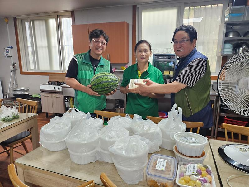 (사진)석남2동_새마을부녀회_삼계탕_행사_(2).jpg 이미지