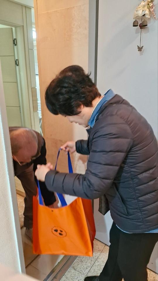 3월_반찬배달(김용임)2.jpg 이미지