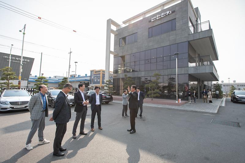 수정됨_현장에서_답을_찾는_기업인_소통_사진1.jpg 이미지