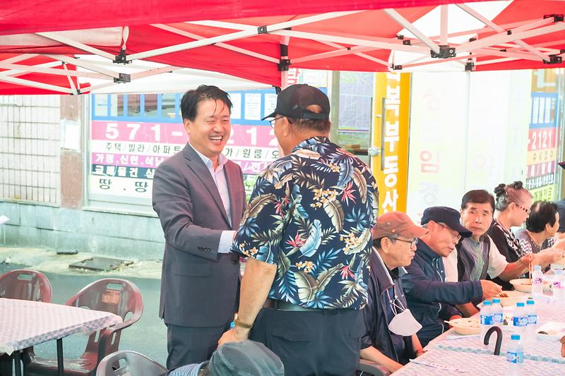 20230829 신현회화 골목형상점가 짜장면 나눔 행사 사진