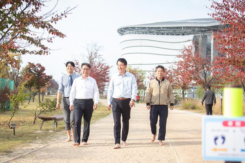 20231031 맨발걷기사업 준공식 사진