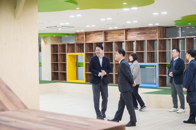 Young-4413.jpg 이미지