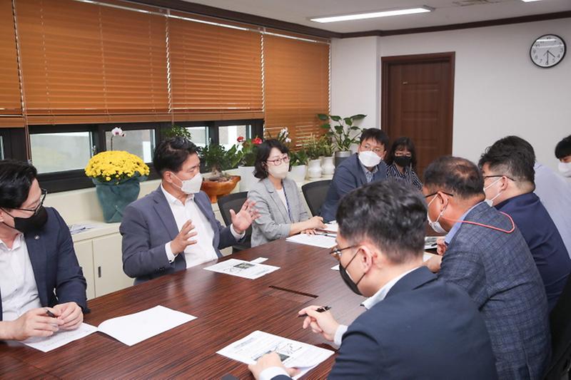 1서구,_“검단택지개발지구에_물류창고_철회하고_편의시설_검토해달라”_(2).jpg 이미지