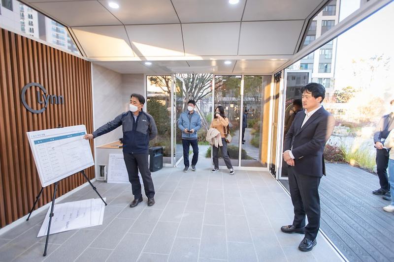 2강범석_서구청장,_검단신도시_입주_예정단지_현장_점검_나서__(3).jpg 이미지