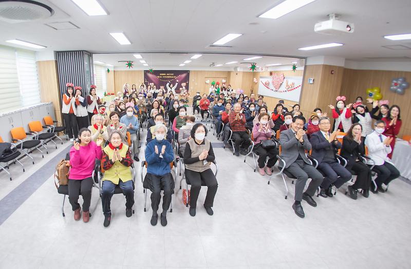 1서구,_치매가족_노래자랑_우리들의_블루스_성료(4).jpg 이미지