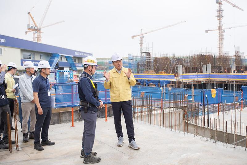 2강범석_서구청장,_여름철_재난_대응_채비···취약지역․시설_24곳_현장_점검__(1).jpg 이미지