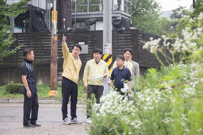 2강범석_서구청장,_여름철_재난_대응_채비···취약지역․시설_24곳_현장_점검__(3).jpg 이미지