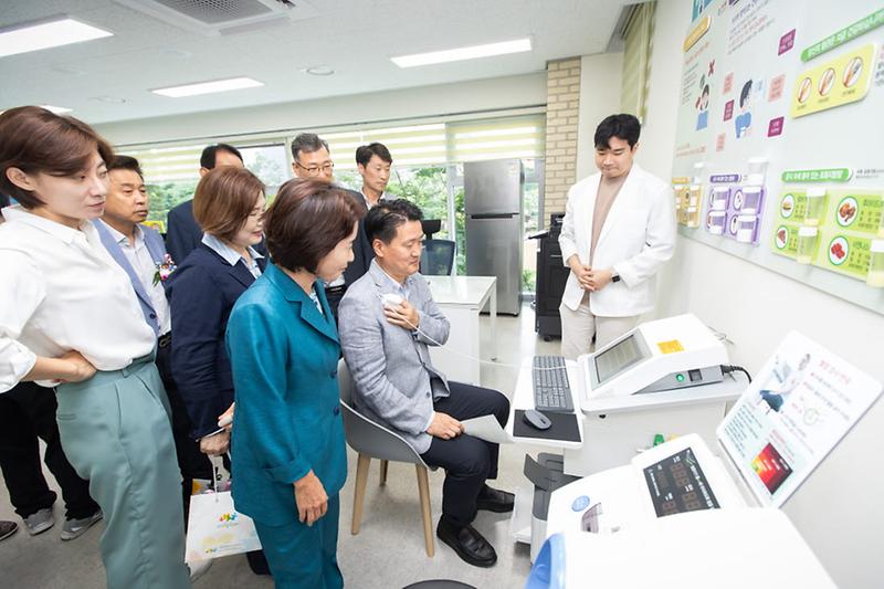 2서구_가정신현원창_건강생활지원센터_개소···‘건강지킴이’_역할_수행__(2).jpg 이미지
