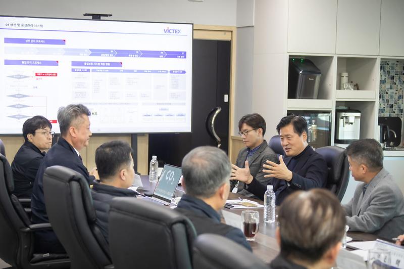 1현장에서_‘답을_찾는’_기업인_간담회_개최(1).jpg 이미지