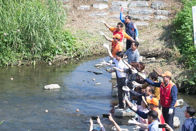 20180822 흑공던지기 하천정화활동 사진