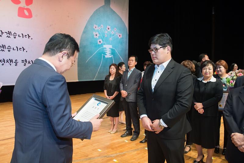 Young-1051.jpg 이미지