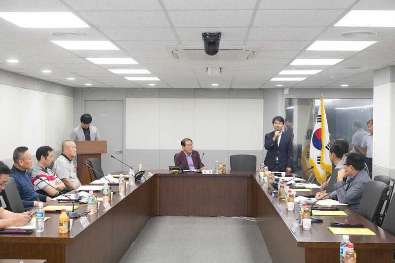 Young-1086.jpg 이미지