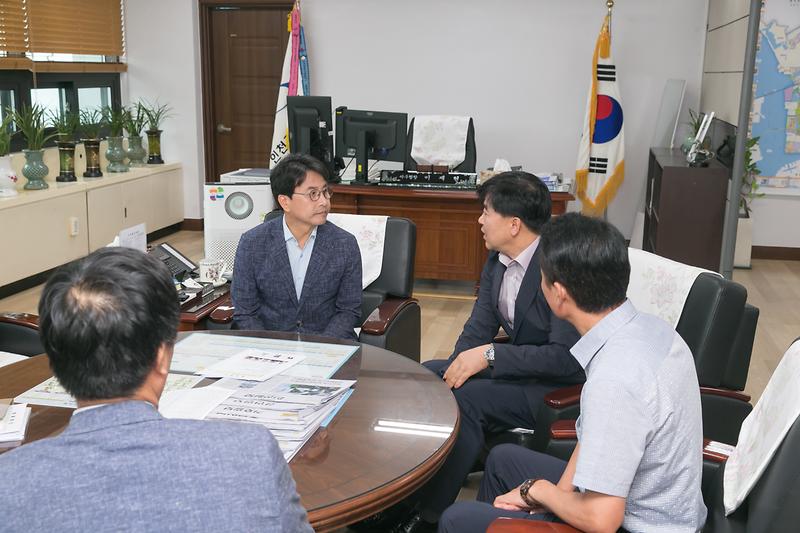 Young-1321.jpg 이미지