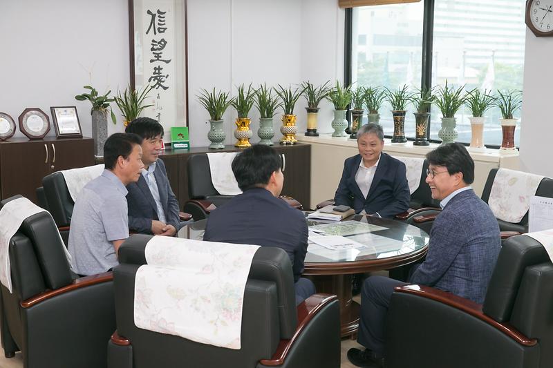 Young-1329.jpg 이미지