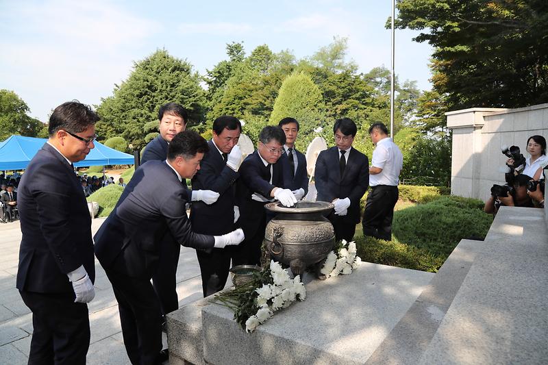 Young-1534497643024.jpg 이미지