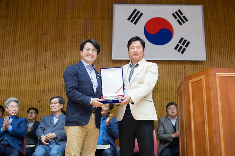 Young-1720.jpg 이미지