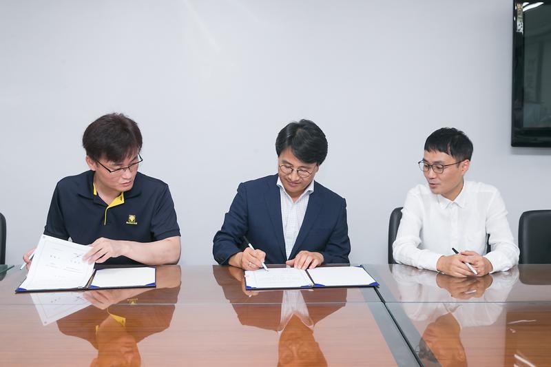 Young-1809.jpg 이미지